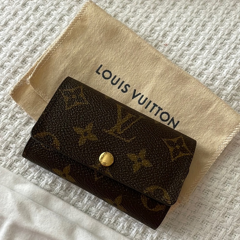 6 key holder Louis Vuitton.